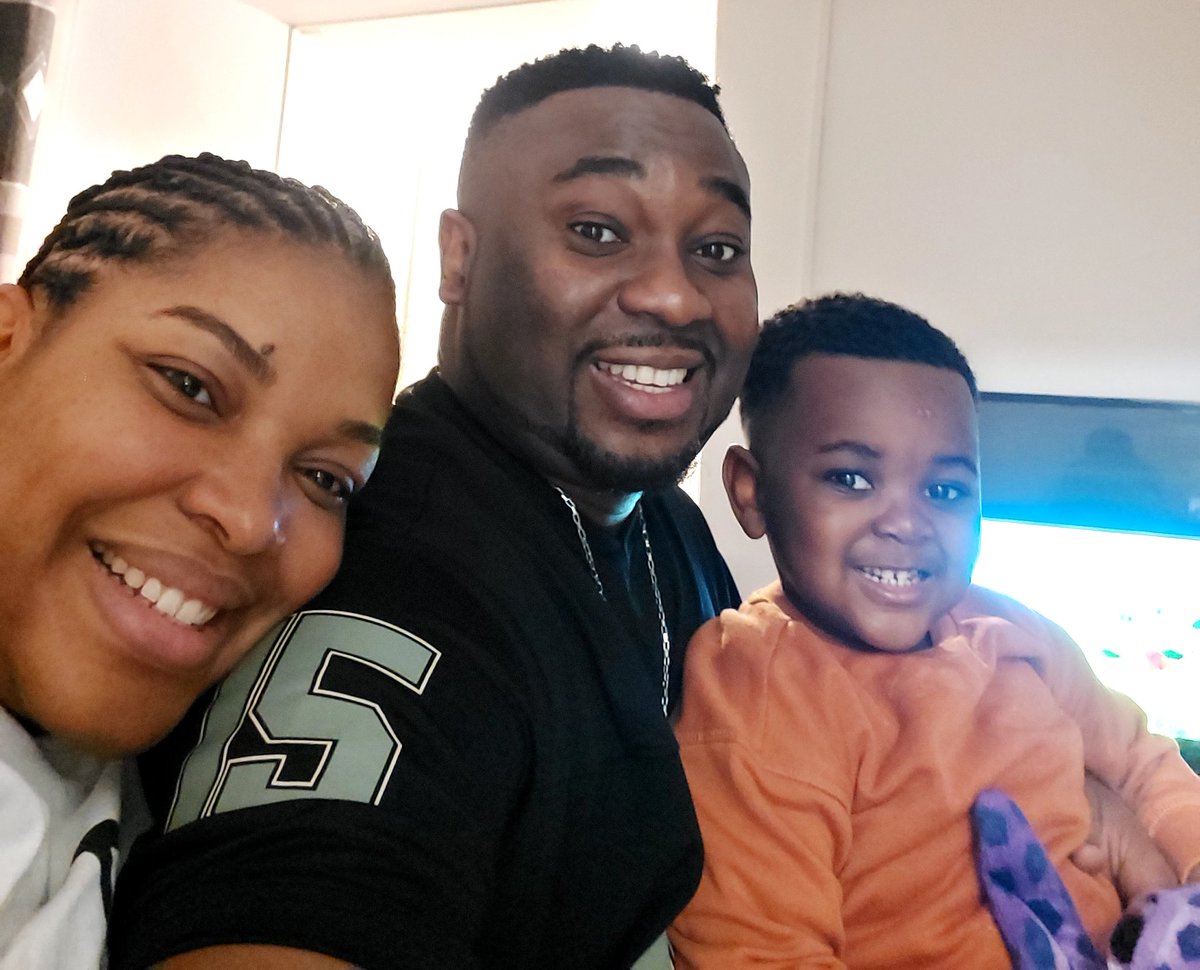 victorikemusic's tweet photo. My twin & Wifey....
#WeekendWithFamily
#VictorIke #UcheomaIke #EthanIke #JesseIke https://t.co/gKFhyeyzvC