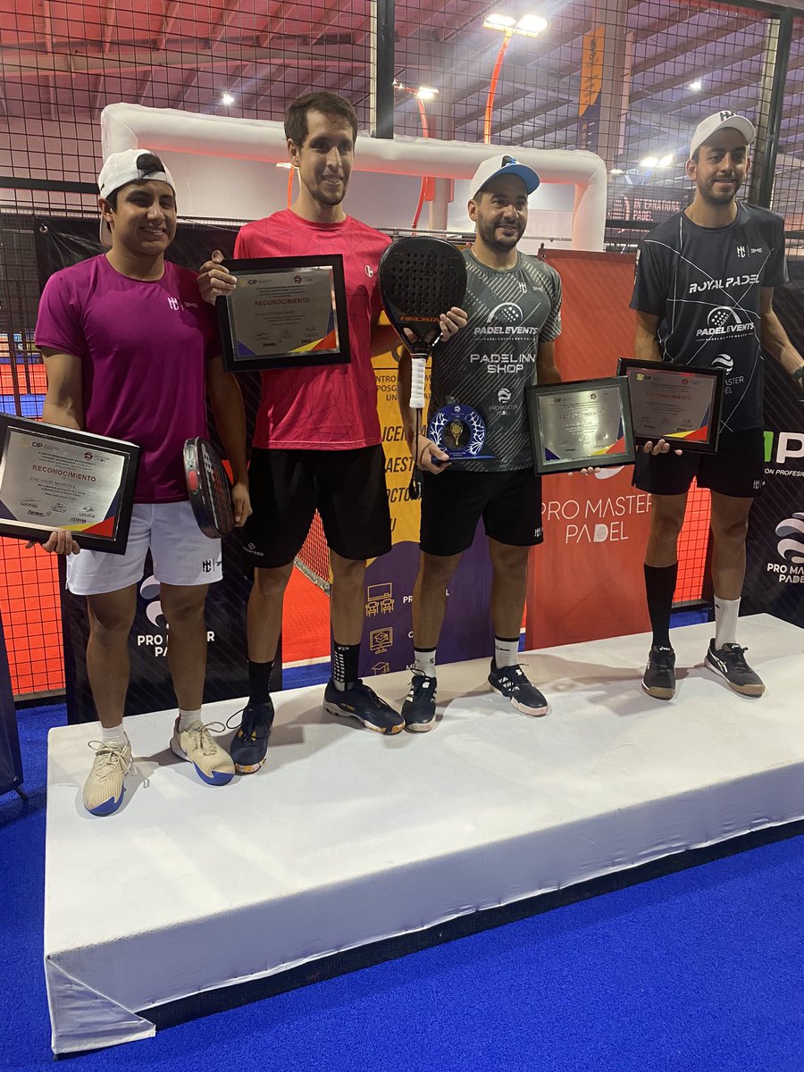 Tigre_Aguilar_C's tweet photo. Acompaño a mi amigo y compadre @escultoruno en la entrega de premios a los finalistas del torneo #MasterFinal en #ProMasterPadel en #CholulaPuebla Felicidades a @Matialmada y #JuanAlgañaras y al organizador #BetoOrtiz @AranzaFuentes79 @diputadospan https://t.co/6pjD587ZMl
