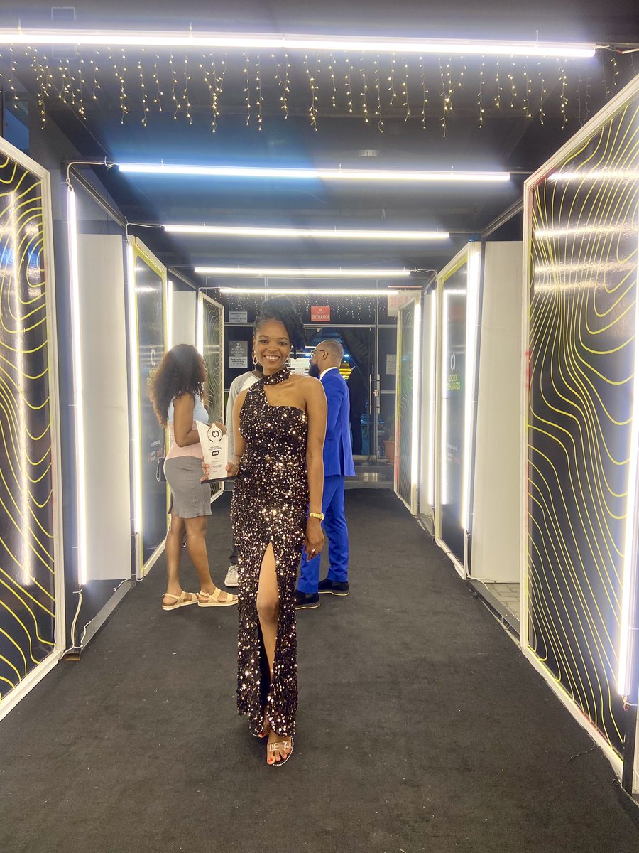 Rita_tyna's tweet image. Data Analyst of the Year🥰
Thank you to everyone who voted for me - We won🥰🥰