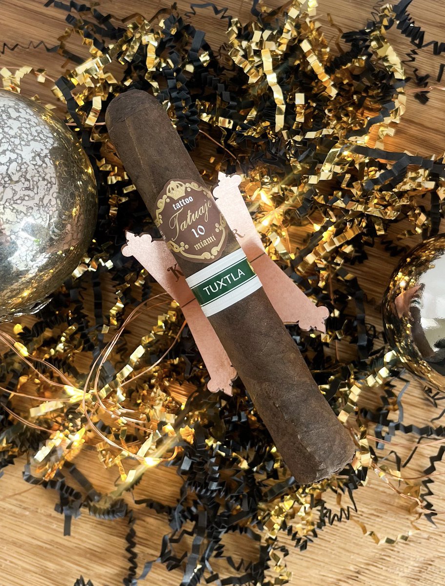 🚨GIVEAWAY ALERT!!🚨 

I am giving away this custom cigar stand. Follow me on Instagram and follow the instructions in the giveaway post to be entered to win! 🥇 

#Christmas #XmasGiveaway #FreeCigarStuff #cigaraccessories #kccigarculture #kccigar #cigarstand #cigarlife