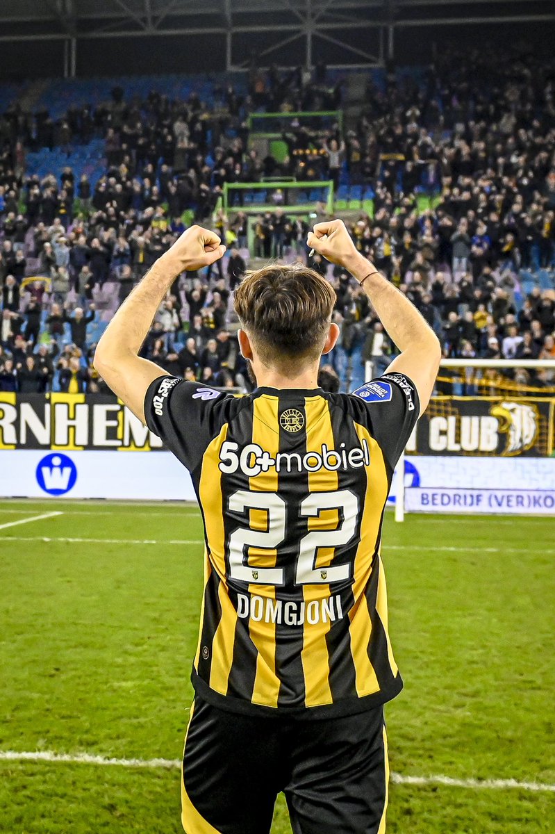 MijnVitesse's tweet photo. MOOD 😍

Slaap lekker, Vitessenaren! 💛🖤

#Vitesse #VITher https://t.co/0NP00sqi71