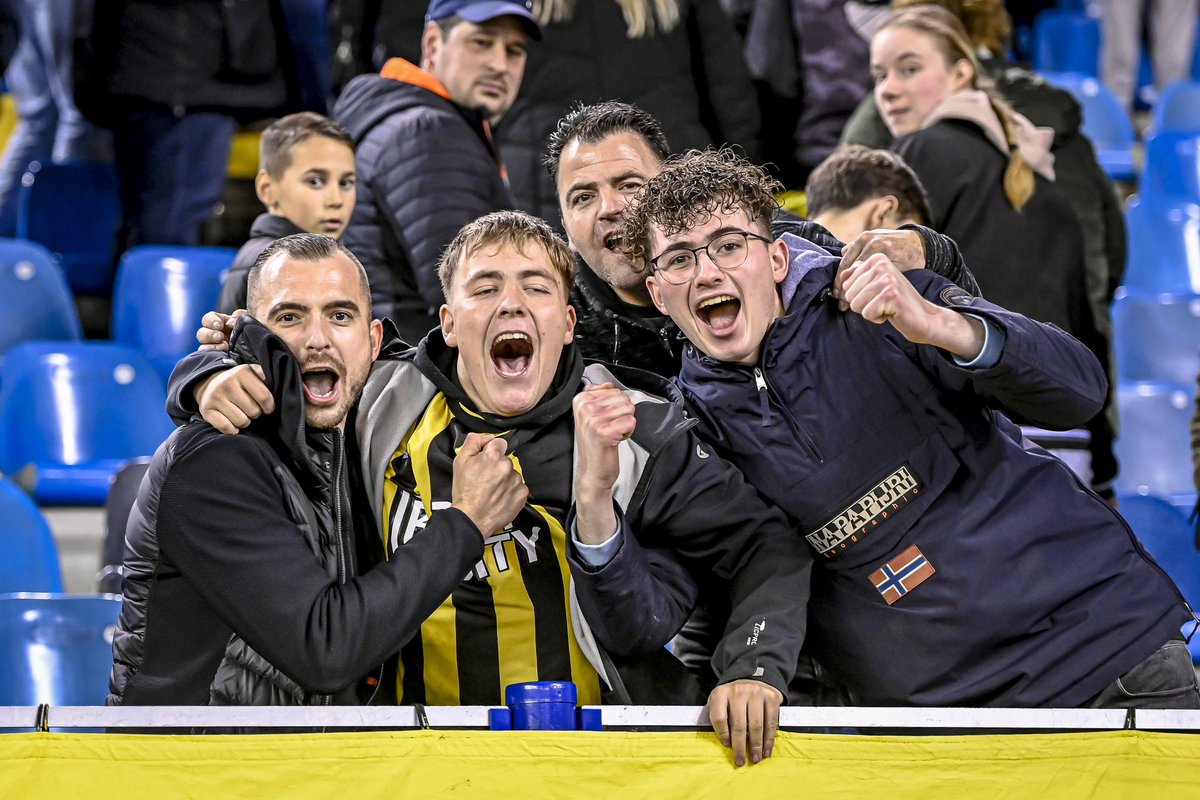 MijnVitesse's tweet photo. MOOD 😍

Slaap lekker, Vitessenaren! 💛🖤

#Vitesse #VITher https://t.co/0NP00sqi71