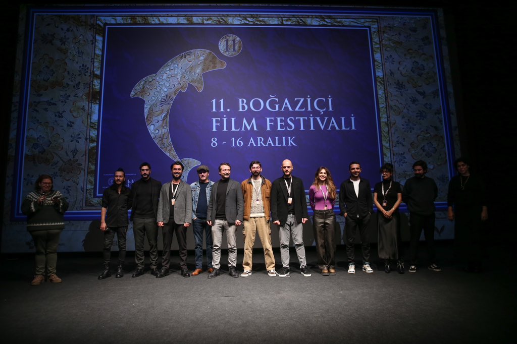 11. Boğaziçi Film Festivali'nde 3. gün sona ermek üzere! 🐬

Ulusal Uzun Metraj Film Yarışması kategorisinde Yiğit Küçükkibar yönetmenliğindeki "Gün Batımına Birkaç Gün Kala" gösteriminin ardından film ekibi Gökşen Aydemir moderatörlüğünde izleyicilerden gelen soruları yanıtladı.