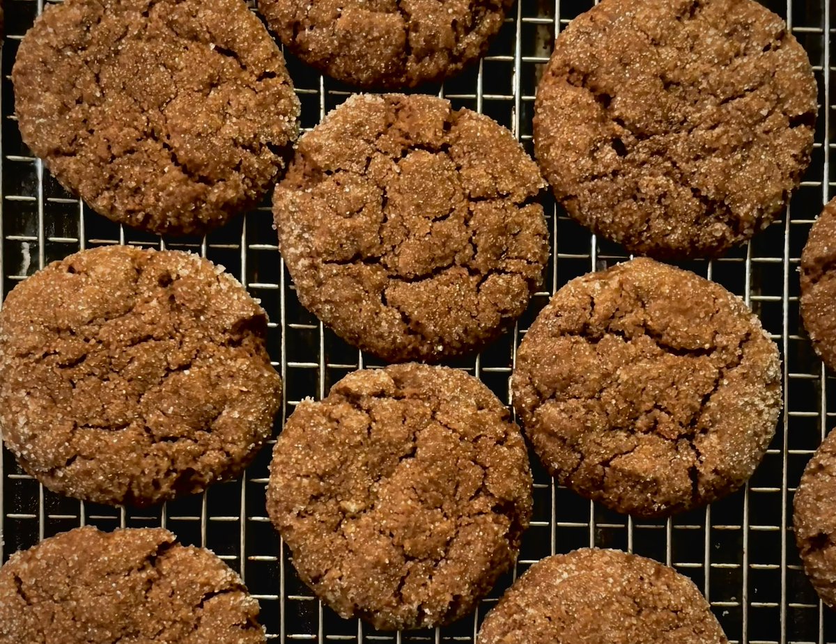 rcrath's tweet photo. Vegan Molasses Cookies with fresh ginger, cinnamon, nutmeg and cardamom for @uhm_ethnicstudies UH Mänoa Department of Ethnic Studies holiday party. Lots of yummy stuff!
Still gotta appreciate food and friends as a respite from fighting the fire the world is on. https://t.co/WDUVK8pDUk