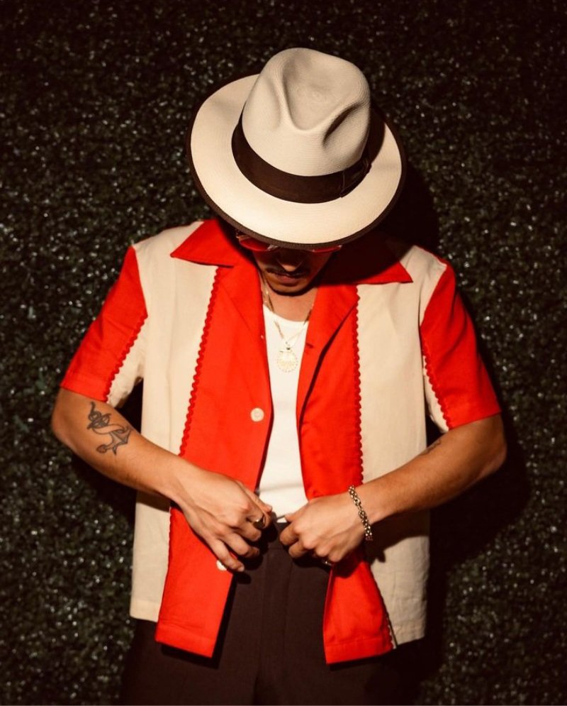 JuY975's tweet photo. O homem tem estilo, tá? 👑 https://t.co/IpSMJKpW1d