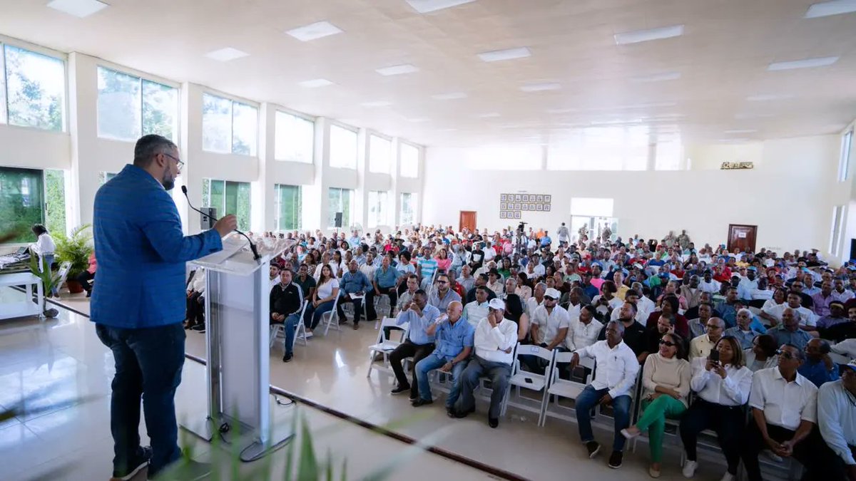 Llegó la Hora del Sur!
Gracias a Dios y a la provincia San Juan de la Maguana por recibir a delegaciones del Sur completo que participaron en el Gran Encuentro Regional "Aportes del Feda al Desarrollo Agropecuario del Sur"

 Que Dios bendiga grandemente  Sur Fecundo!