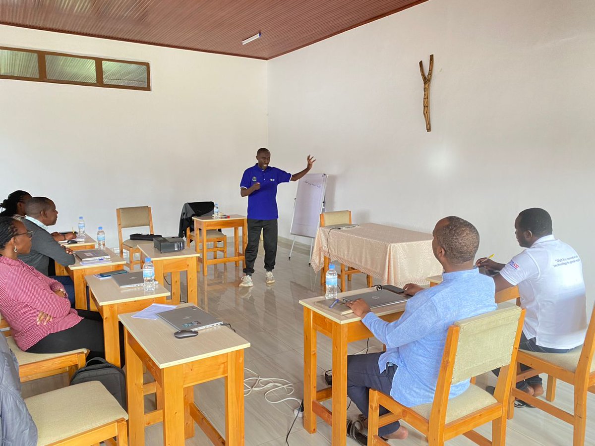 CaritasRwanda's tweet photo. 6-10/12/2023: @CaritasRwanda joined @RBCRwanda and other @USAID #Igire IPs to elaborate a community-based mental health and psychosocial support toolkit that the program volunteers will use in supporting the program participants. This activity was held in @RubavuDistrict. https://t.co/SO2KBM69NL