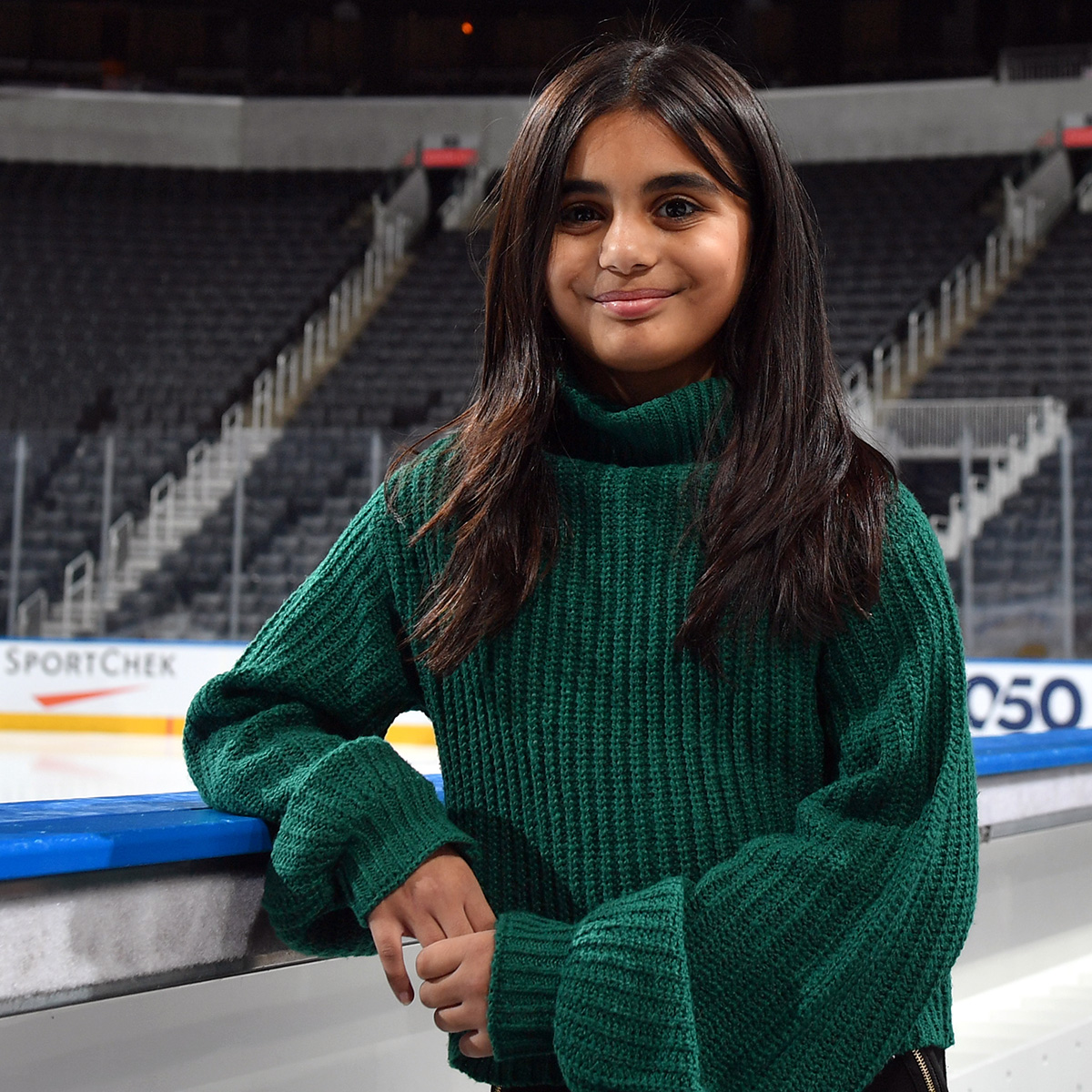 EdmontonOilers's tweet photo. Anthem singer Suraiya (age 11) 🎶 https://t.co/C5uPQ81xWE