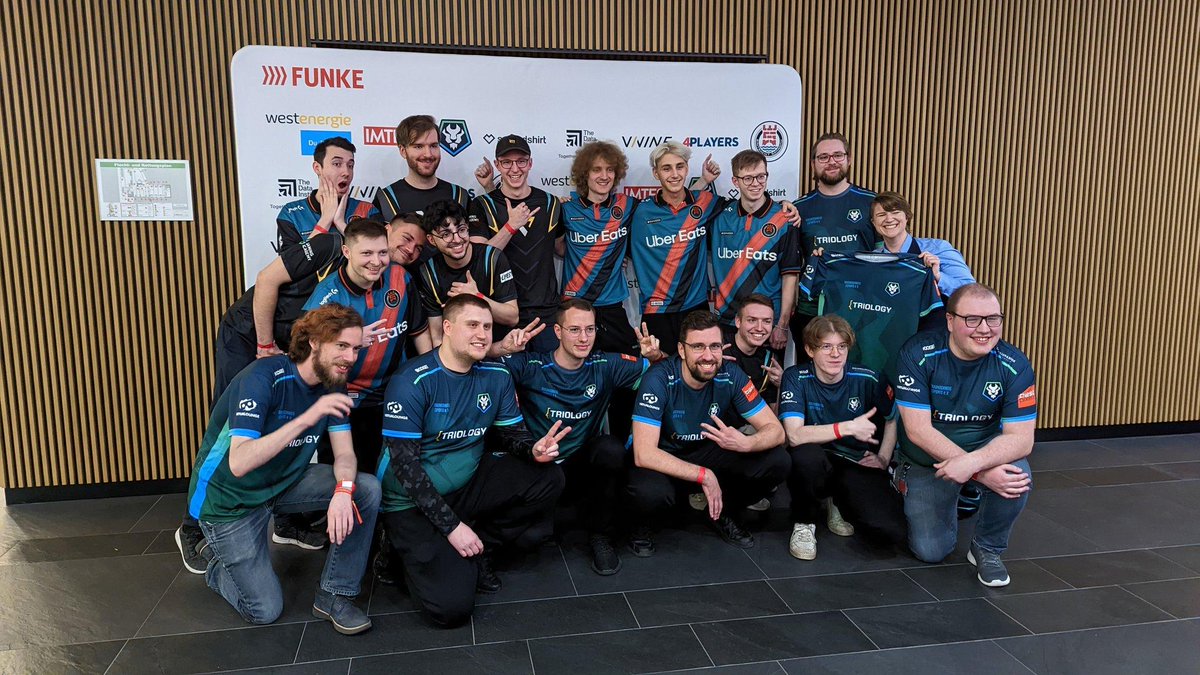 Danke nochmal an die Jungs von Braunschweig eSports und an <a href="/VININEoffiziell/">VININE</a> für die geilen Matches! 
Grüße auch an <a href="/castingBanana/">Anna 🍌</a> und <a href="/Mori09TV/">Mori🌻</a> für den geilen Cast und an <a href="/NastassjaStr/">Nasti</a> und <a href="/njokde/">Nik Peters</a> für die Moderation! 🫶