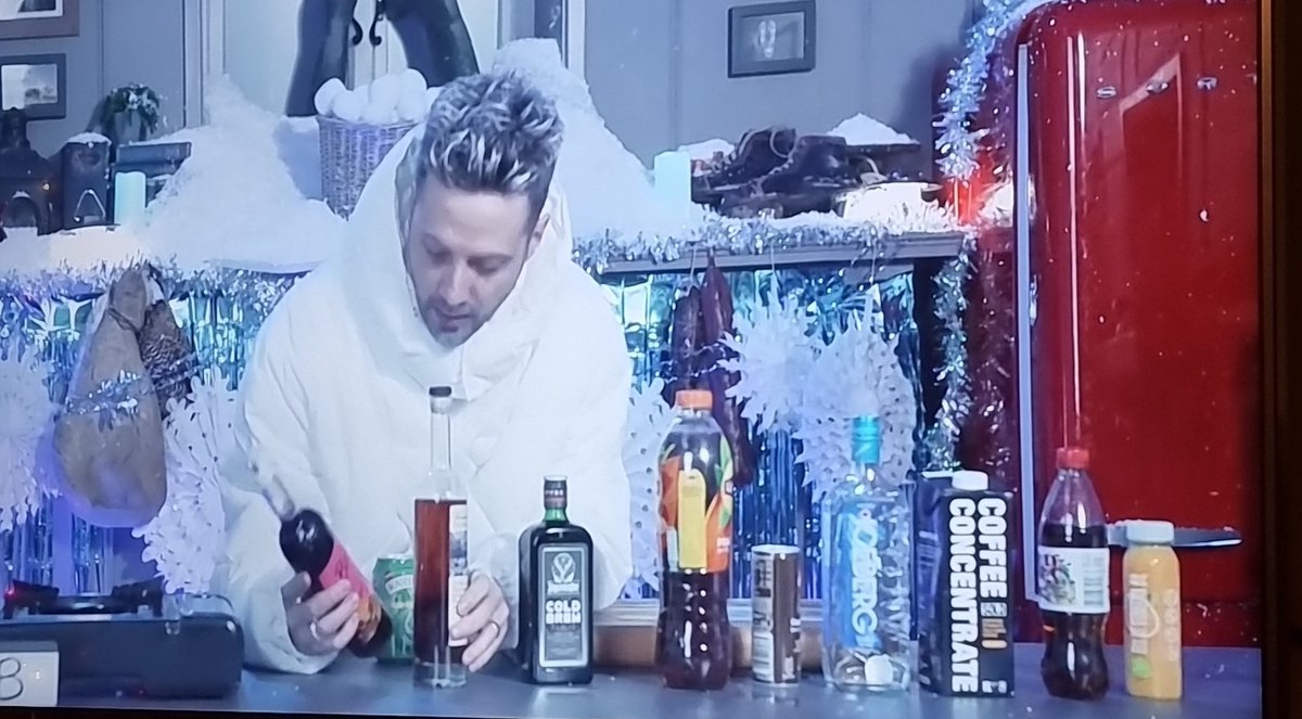 thesebunnybones's tweet photo. @sortedfood #snowwayout has been great 🤣 https://t.co/A7OHv0enK7