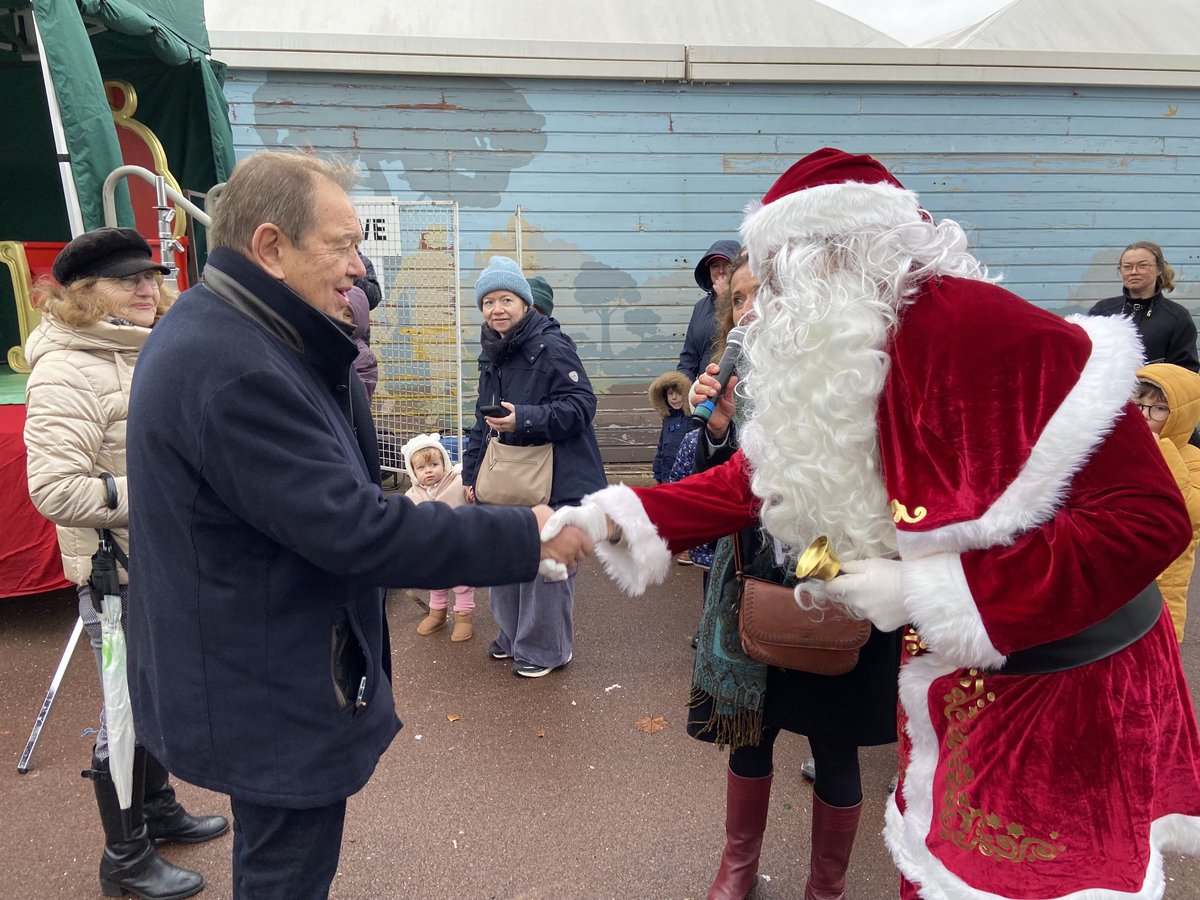 pierregomez92's tweet photo. Après midi de Noël festive et joyeuse organisée par le conseil de village de Buzenval !
Merci à tous https://t.co/1SZ3A6gf9U