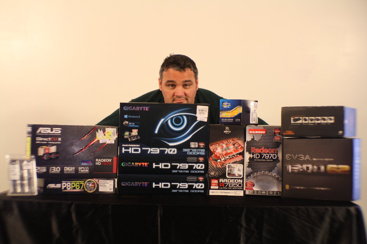 Bitcoin  &amp; Litecoin GPU Mining Christmas 2013 picture pre-BBT (Bitcoin mining with GPU's fell off in late 2012, early 2013) Litecoin, Dogecoin and Feathercoin was the GPU coins back then. [Namecoin, Darkcoin (later known as Dash), Peercoin and  Curecoin were others, but not as
