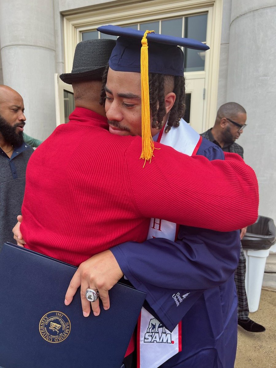 My Samford Graduate <a href="/UJishard/">Jay Stanton</a> 🎓 🥰❤️🙏!! I'm so proud of the man God has blessed him to be!! He was blessed to experience and accomplish so many things in college, But as one chapter closes another one opens and I can't wait to see his journey ♥️🙏!! BULLDOG 4 LIFE!!