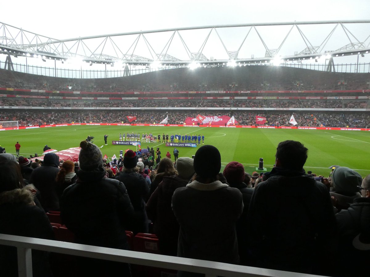 After five @BarclaysWSL home games this season (three at the Emirates Stadium, two at Meadow Park), @ArsenalWFC's average attendance is 31,225 which is the sixteenth highest in the country including all @premierleague and @EFL clubs #ARSCHE