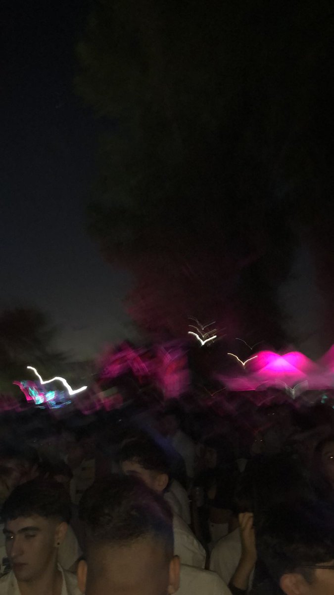 La única que tengo de ayer en la fiesta.
Cuenta como ft ??jaja
