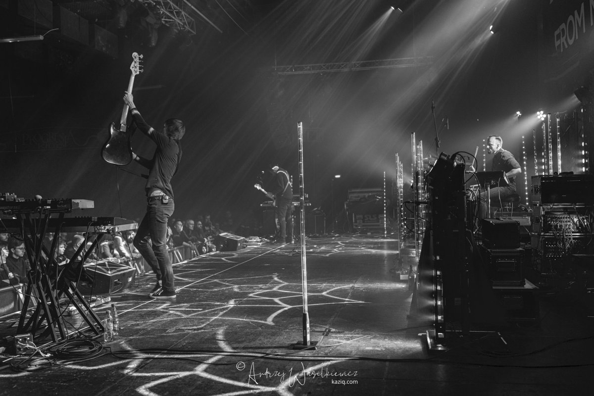 kaziqcom's tweet photo. 📻@tfnsong
📍@progresja
📷https://t.co/fuCwLzwvte 
#TidesFromNebula #Progresja #P20 📷 #postrock #postsound #musicphotography #musicpress #stage #concertphotography #concertphotographer #concerts #nuclearblast #kaziq https://t.co/3DvifYAsNB