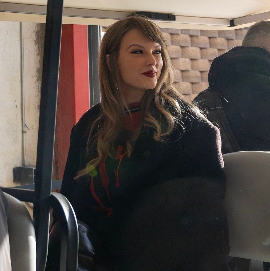 TheSwiftSociety's tweet photo. You smile that beautiful smile 🩷 https://t.co/VnZdQuRk3W