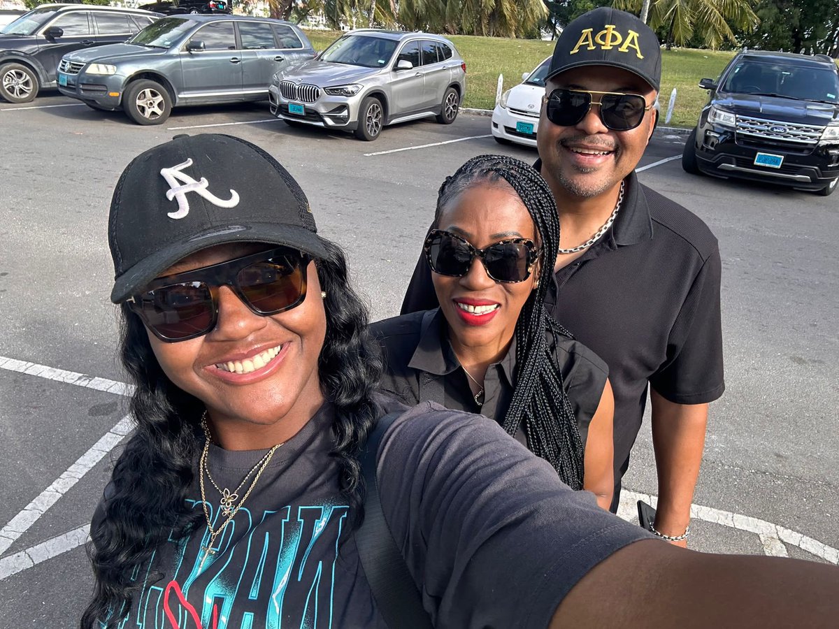 ShaneAlbury's tweet photo. Enjoyed the home run derby in Paradise with the fam @KassiSkai @dbhrderby @MBPTakeover @PlayersAlliance @MSPtakeover @alexanderwyche https://t.co/JvUBudRupk