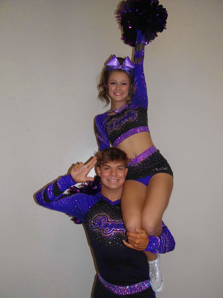 KaylinSpasic's tweet photo. purple over everything 💜 https://t.co/D12LtIXgP8