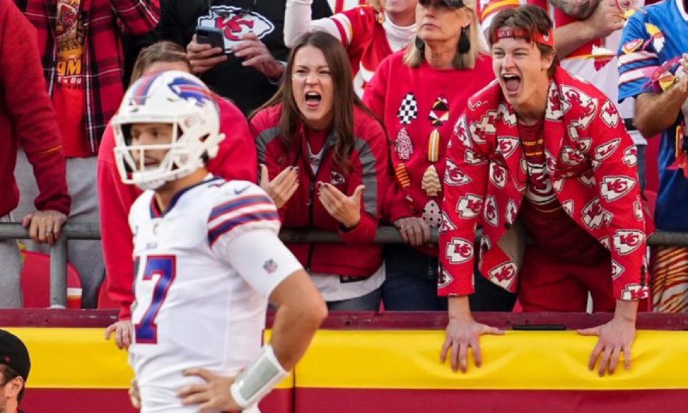 jpbredemeier's tweet photo. GAMEDAY. Give me Carl.
#ChiefsKingdom https://t.co/rx21MIxcu8