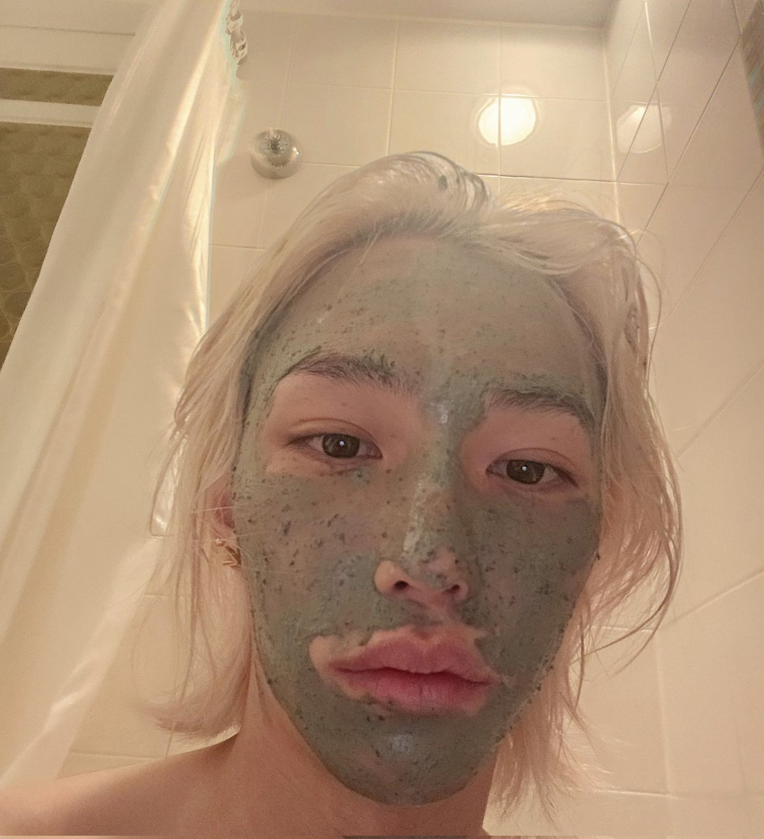 skzbbl_'s tweet photo. [231211] 💬🫧🐥 1:24 AM JST

[📸] x2

Aquí tienes https://t.co/bc6CKYKp7r