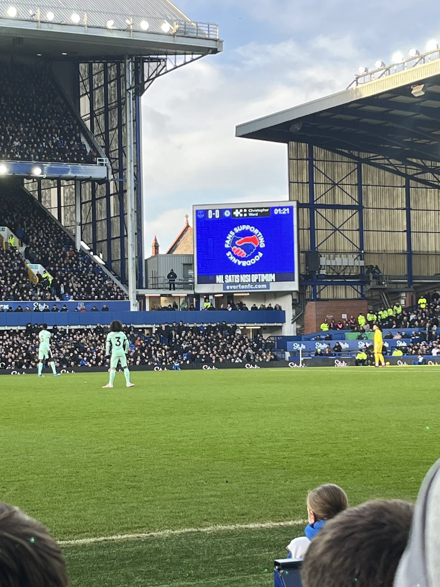 Massive fan of <a href="/Everton/">Everton</a> putting this up whenever they sing Feed The Scousers 👏🏼👏🏼👏🏼👏🏼👏🏼👏🏼