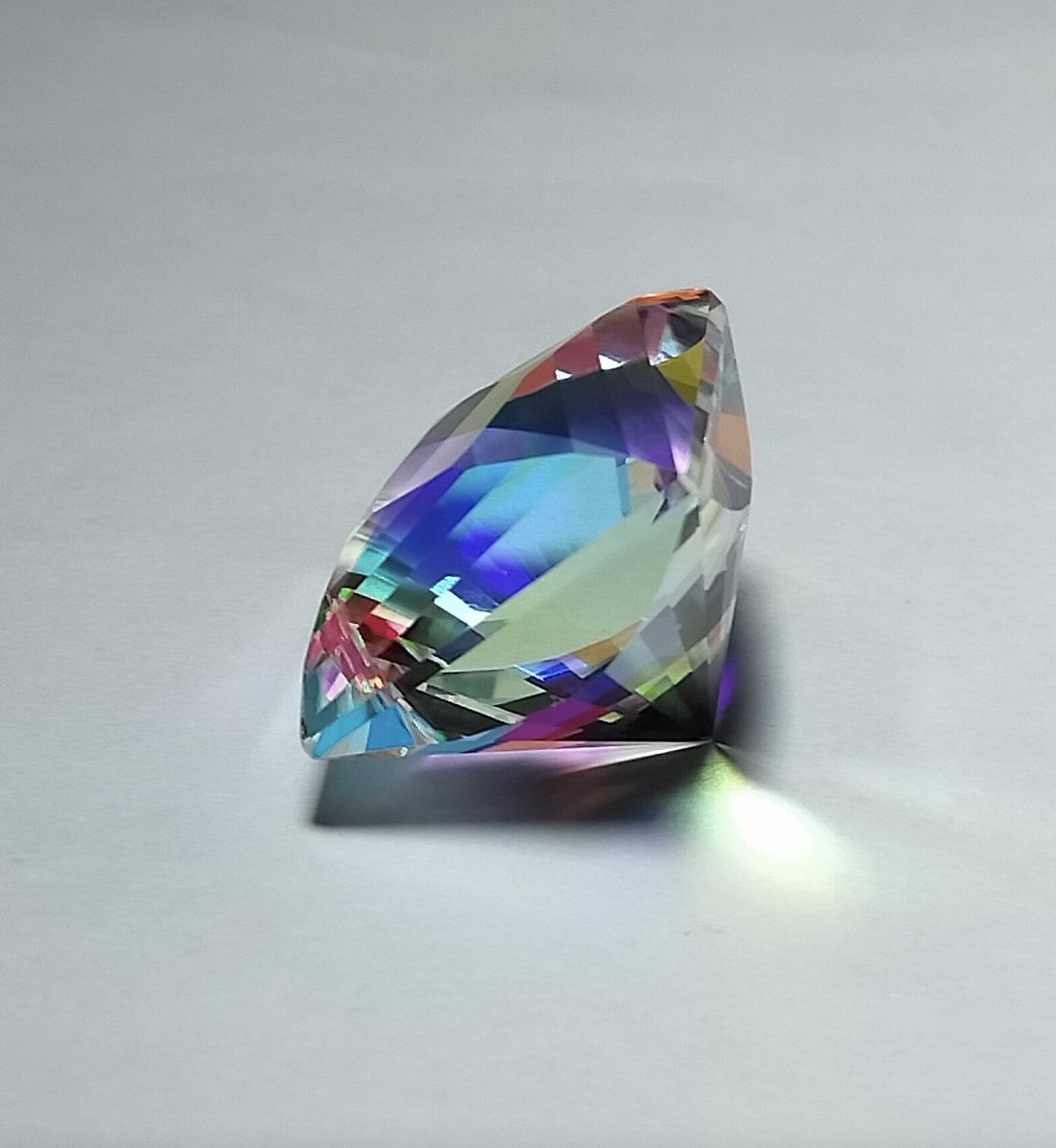 RealCaratX's tweet image. 54 carats you say? Hot drop mystic natural topaz available!

caratx.com/diamond-detail…

 #caratx #topaz #fantasycut #gemstones