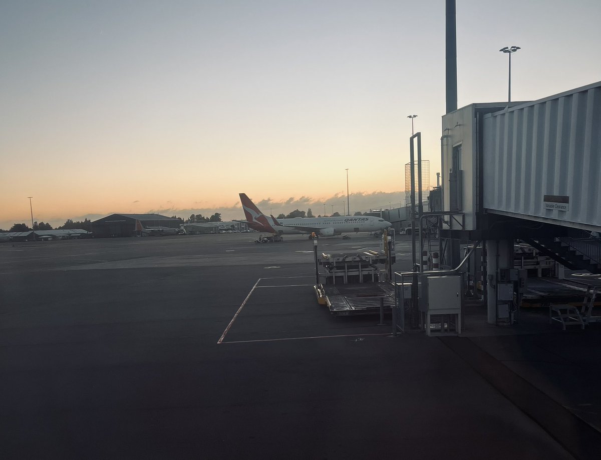 AmeliaLong222's tweet photo. Arrived at airport to discover @Qantas had cancelled our international tickets home w/o informing or refunding us – forked out an extra $1.2k to get on the flight we already paid for. A truly unique business model to mess up &amp; demand payment for your mistakes. #SpiritOfAustralia https://t.co/HeP8FQdWcL