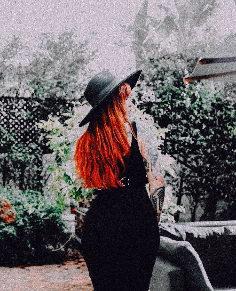 WretchedNeutral's tweet image. 𝐂𝐚𝐫𝐦𝐞𝐧 𝐒𝐚𝐥𝐞𝐦 𝐒𝐦𝐢𝐭𝐡𝐞 ; HorrorWood oc.

❝And nothing feels real; it's something I can't describe.❞

pain in the ass of a sister to @SinfulIntents. acid resident at HorrorWood Sherrif station. troublemaker. bad attitude. cold heart. blunt &amp;amp; straight to the point.