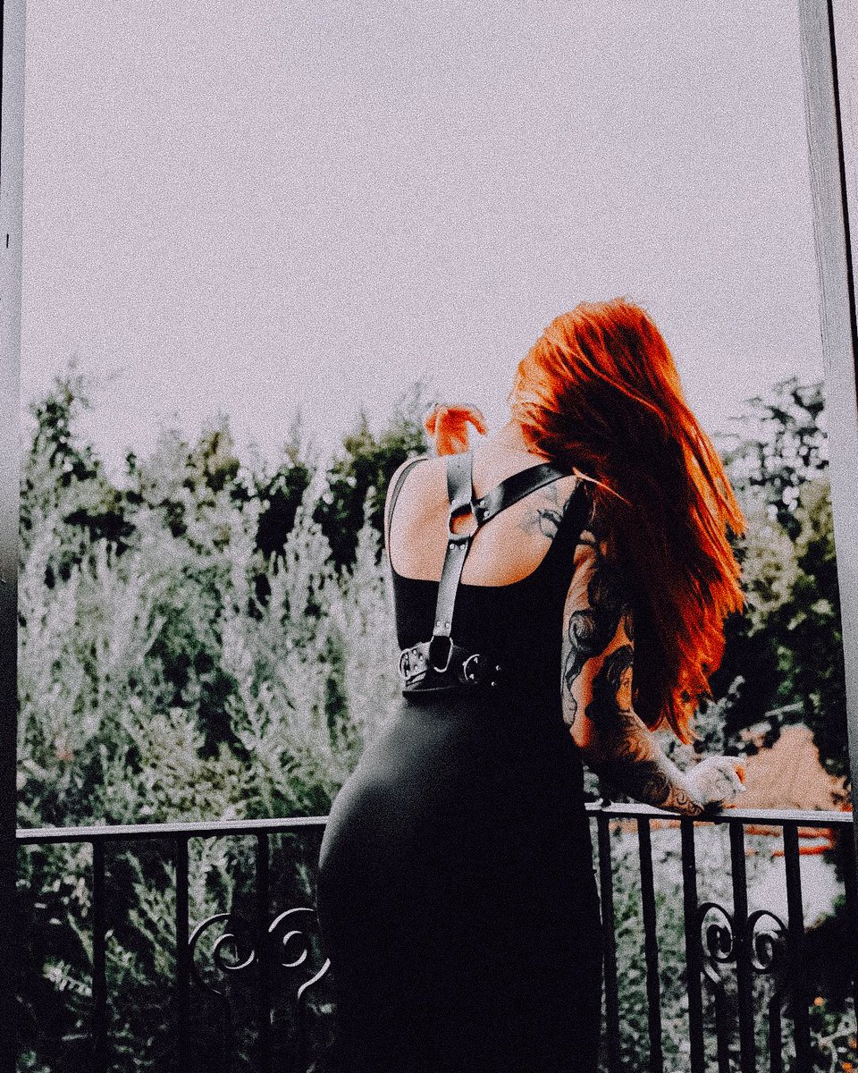 WretchedNeutral's tweet image. 𝐂𝐚𝐫𝐦𝐞𝐧 𝐒𝐚𝐥𝐞𝐦 𝐒𝐦𝐢𝐭𝐡𝐞 ; HorrorWood oc.

❝And nothing feels real; it's something I can't describe.❞

pain in the ass of a sister to @SinfulIntents. acid resident at HorrorWood Sherrif station. troublemaker. bad attitude. cold heart. blunt &amp;amp; straight to the point.