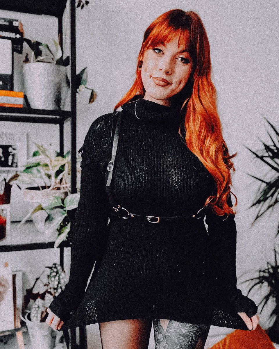 WretchedNeutral's tweet image. 𝐂𝐚𝐫𝐦𝐞𝐧 𝐒𝐚𝐥𝐞𝐦 𝐒𝐦𝐢𝐭𝐡𝐞 ; HorrorWood oc.

❝And nothing feels real; it's something I can't describe.❞

pain in the ass of a sister to @SinfulIntents. acid resident at HorrorWood Sherrif station. troublemaker. bad attitude. cold heart. blunt &amp;amp; straight to the point.