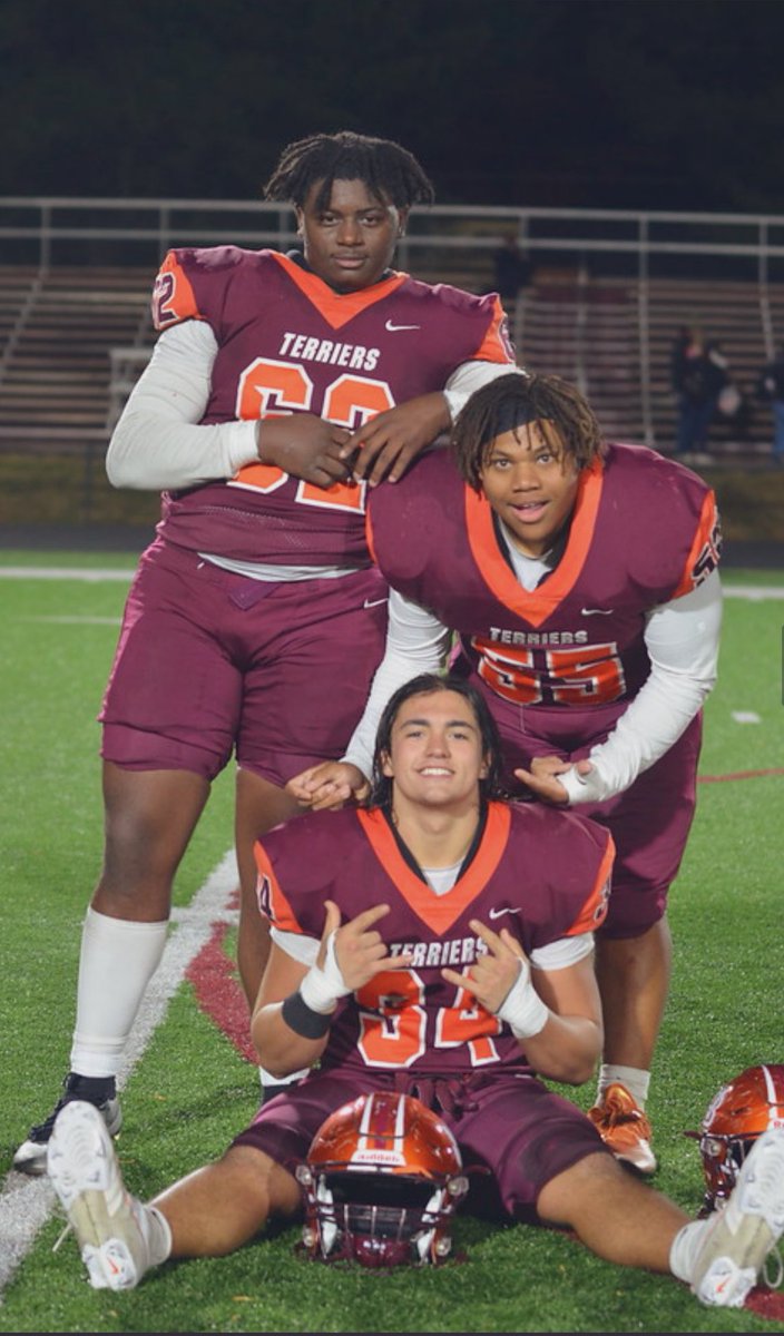 IanVest14's tweet photo. Some great pics from this historic season. Couldn’t have asked for a better senior season,  Thank you high school football! https://t.co/gGcwcrSzKh