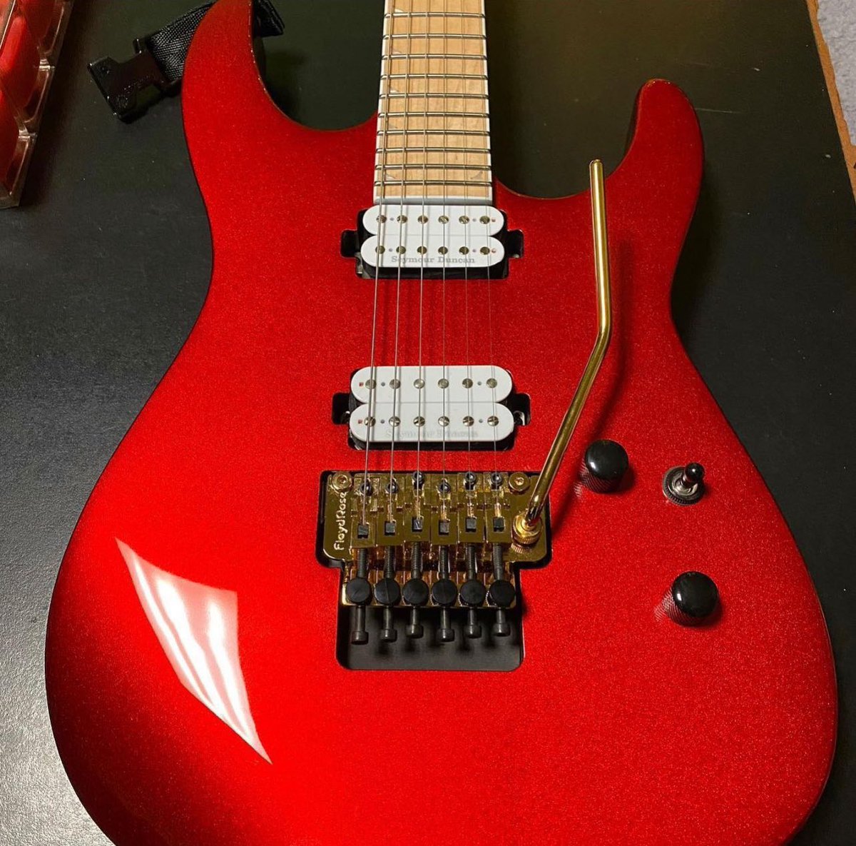 Love a red guitar with gold Floyd Rose tremolo #redguitar #jacksonguitars #floydrose #floydrosetremolo Thx for the tag @deadcitycrown_bonk