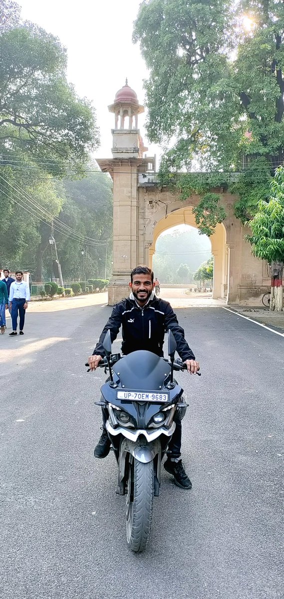 Dwivedi_AUSU's tweet photo. हर इम्तिहान पास किया जिंदगी का, 
रिश्तों तुम्हें परखने मे हम फेल हो गए!!

#Allahabad #universityofallahabad #lifestyle https://t.co/pumpBSn0kL