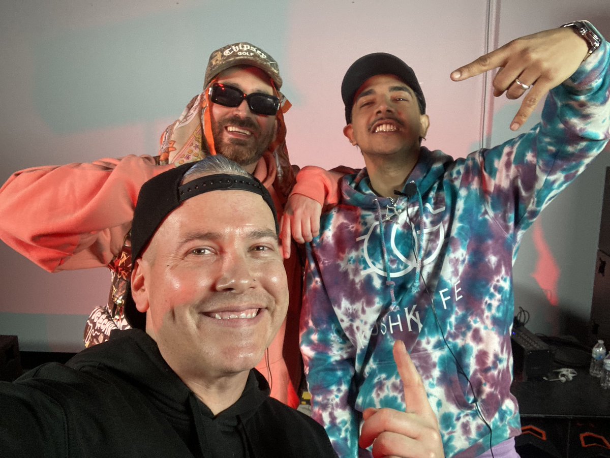 georgelife's tweet photo. @LushOne @CaliSmoov4Life
Cheers fellas thx for coming through SLC again, like you said, you are part of the fam out hereโ๏ธ๐
@MicMasters801 #MicMasters #BattleRap #RapBattle https://t.co/5MIykSL58i