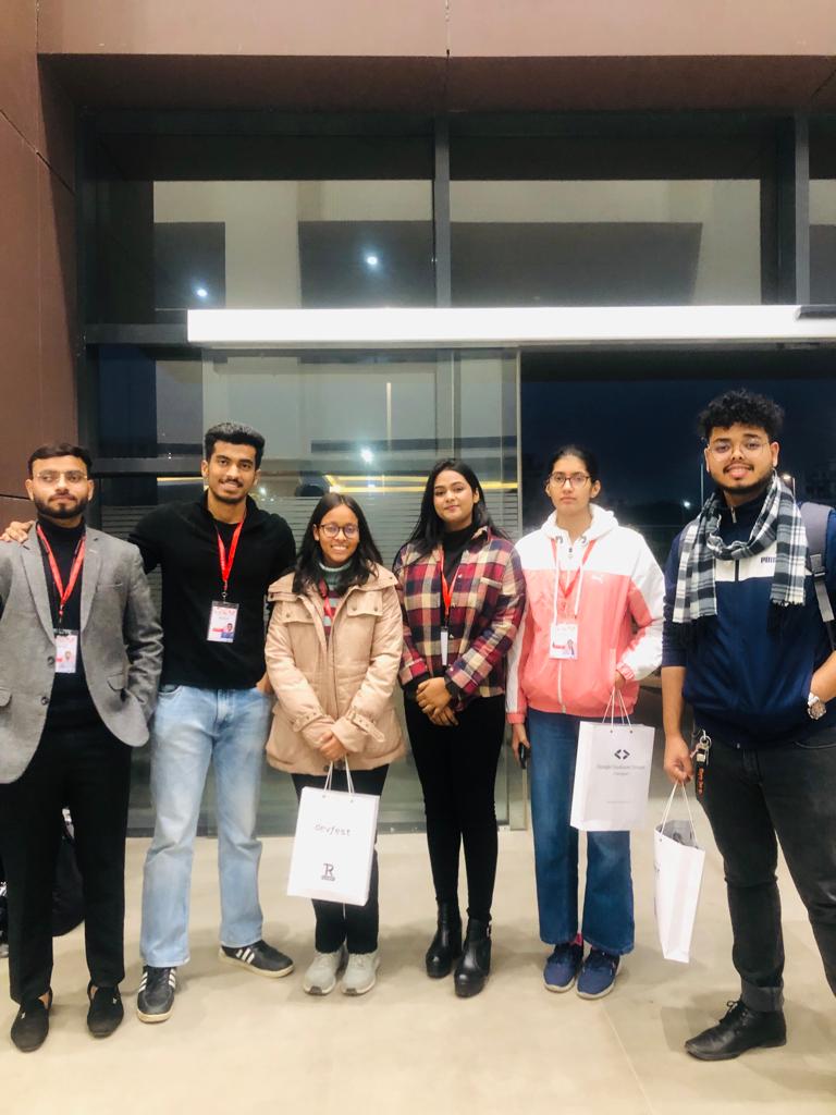 D4Community's tweet photo. Taking Devfest @gdgchandigarh to the next level with our Team D4.
Organizers @sagar0_o and @its_AKT_ with Campus leads.🔥🔥 https://t.co/OsFBeGLD2E