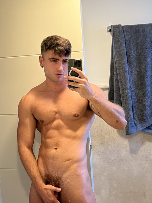 Time for bulking 😈 https://t.co/nCn70Jwe8u