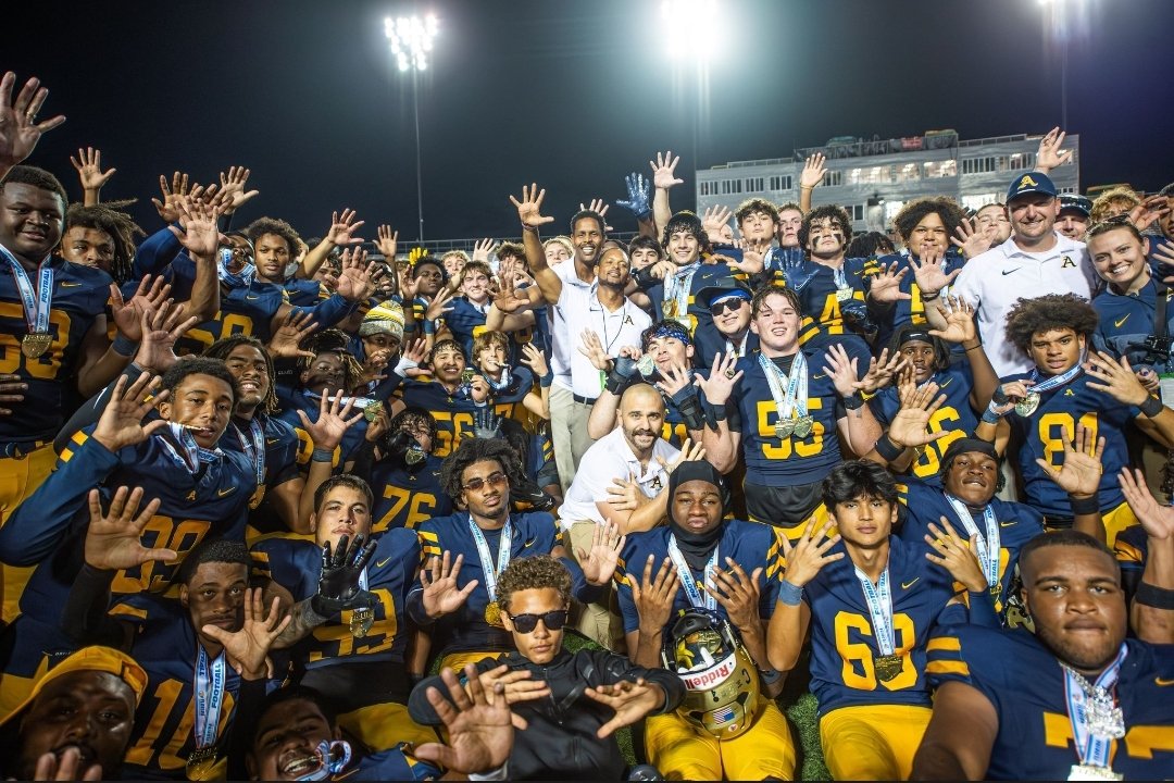 AquinasAthletics tweet media