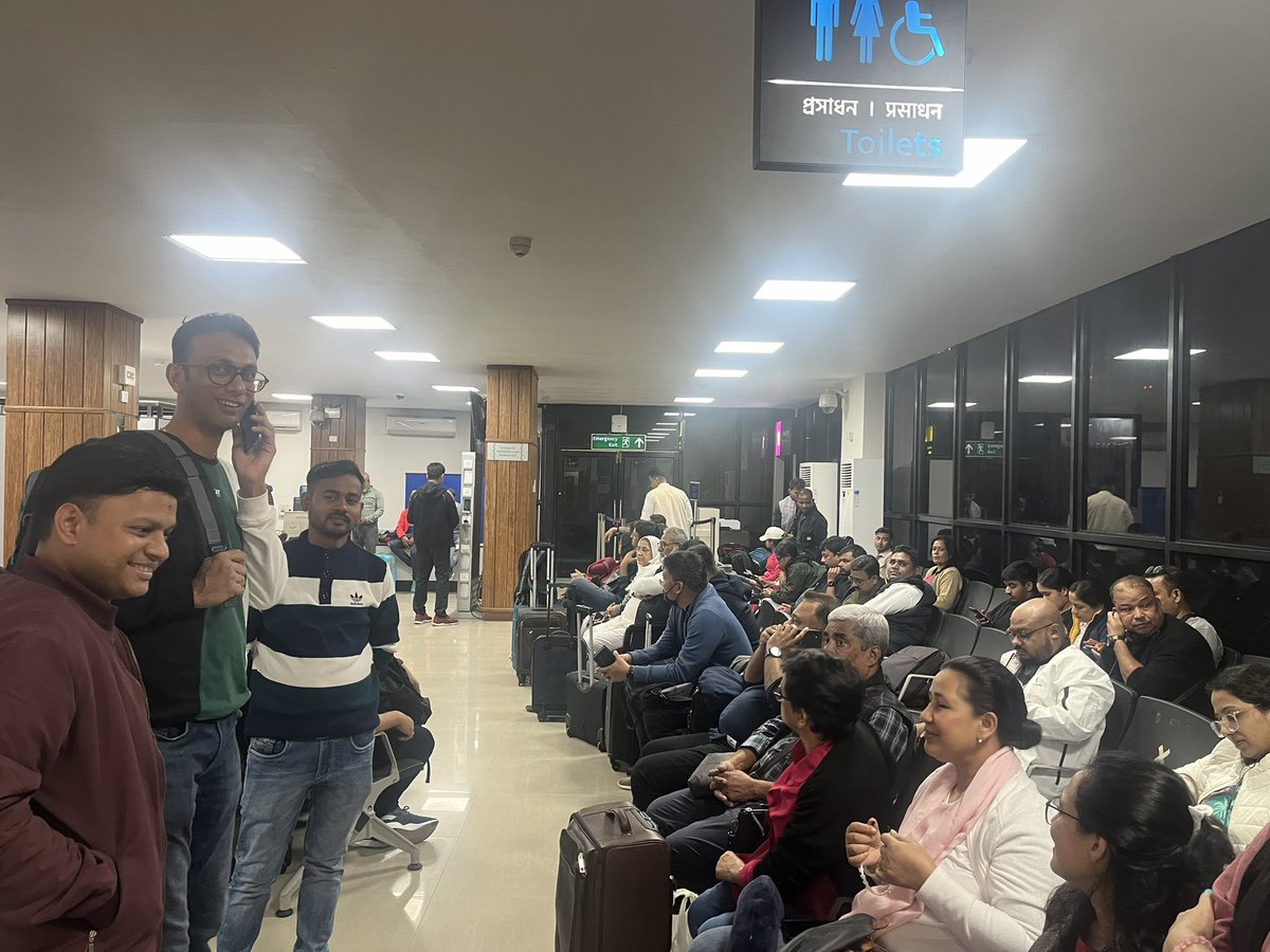 Thebossrahul's tweet photo. This is Guwahati’s International Departure Terminal. One flight takes 180 passengers but the sitting arrangement is far below than this no. Are we really ready for International Departures from Guwahati @JM_Scindia @DGCAIndia @himantabiswa @PMOIndia @narendramodi https://t.co/A1yzAfqy1h