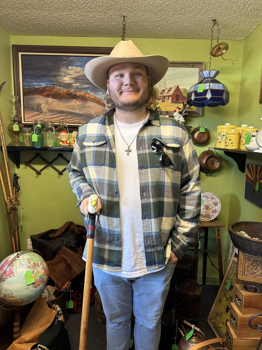 SirDylanBryant's tweet photo. Life update I bought a cowboy hat https://t.co/dBd3jvQkhn