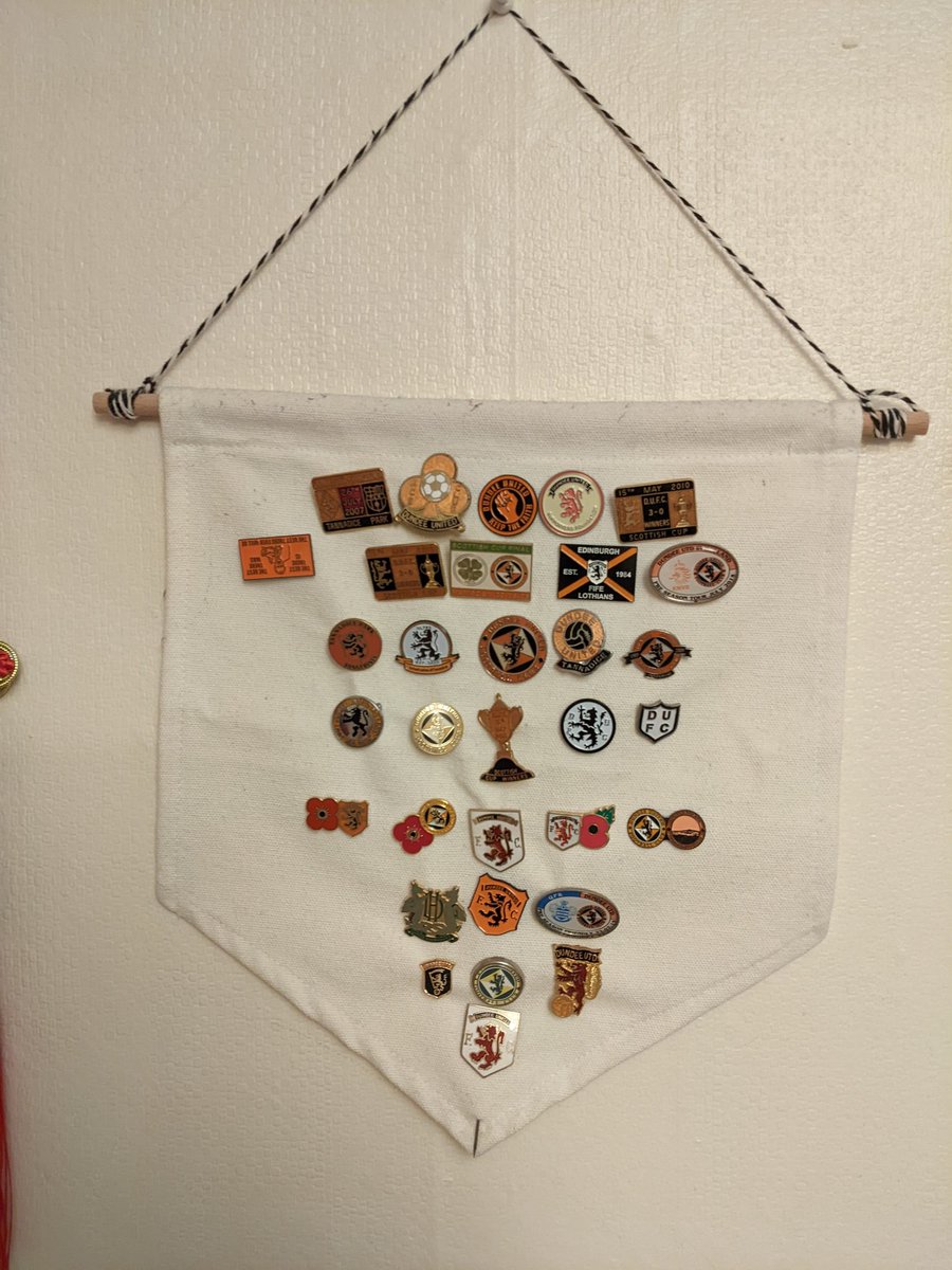 Got my badges from <a href="/FitbaPins/">Fitba Pins</a> <a href="/BadgesDufc/">DUFC Badges</a> on my second pennant now. And my original pennant with my other badges collection. Looking nice. Ftd 🧡🖤🧡🖤🧡