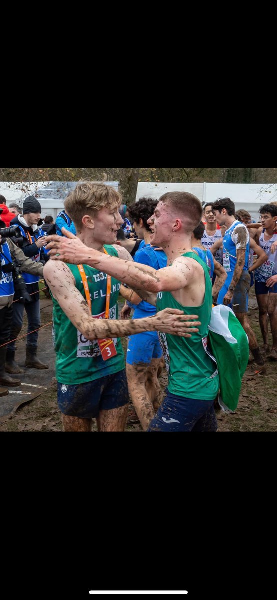 FrankQuinlan1's tweet photo. What a performance today by the U20 European Cross Country Team taking the Gold in very mucky and slippery conditions. 
Well done to Harry Colbert of @WATERFORDAC pictured here with his proud parents and team mates after receiving his 🥇 🇮🇪 👏. https://t.co/TIahZlIwx3