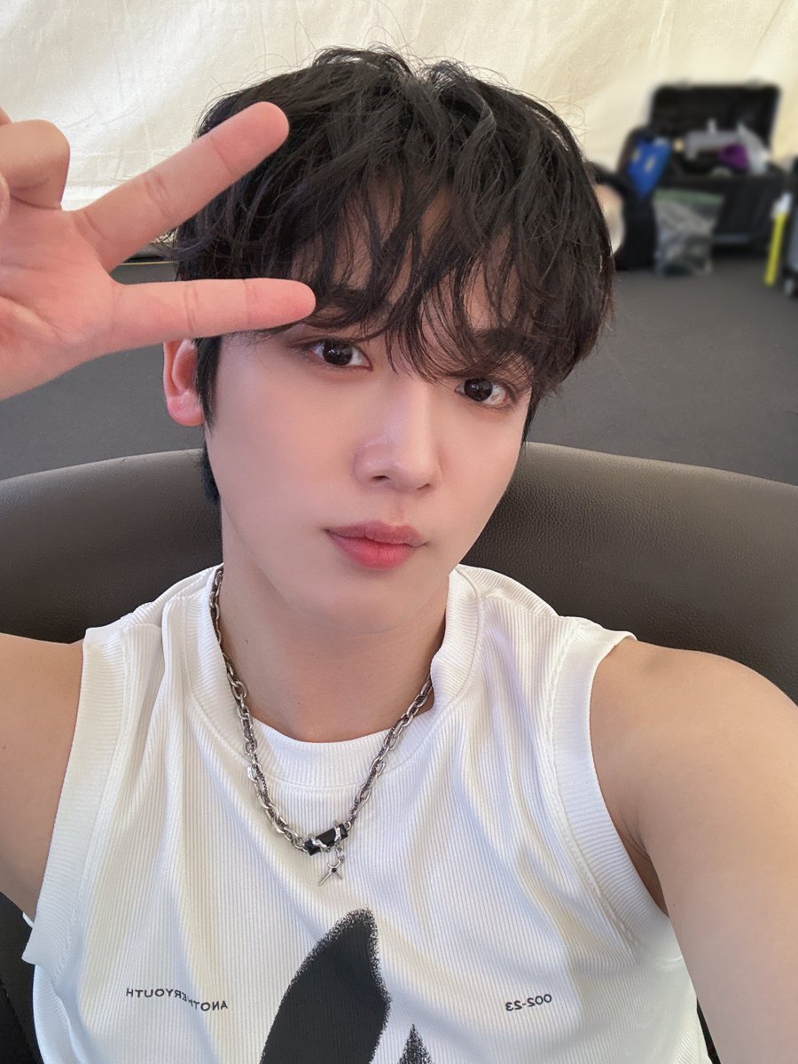 다재다능 MC 요한이와 봐도 봐도 또 보고싶은 위아이의 무대를 늦은 시간까지 함께해주셔서 감사드립니다💙💜

#위아이 #WEi 
#김요한 #KIMYOHAN