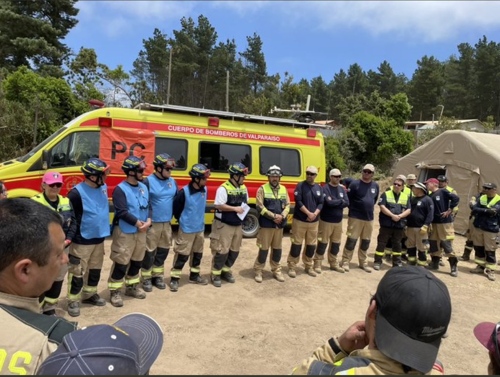 PompeFranceVPO's tweet photo. Nuestros bomberos participaron en el Equipo de Bomberos Forestales del Cuerpo de Bomberos de Valparaíso, donde aprobaron con éxito la Acreditación Forestal ante el Sistema Nacional de Operaciones. https://t.co/0QrYKqHmgO
