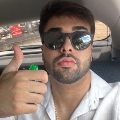 GuScaldelai's tweet photo. aproveitar que nunca tiro foto https://t.co/PIf8z6g8gC