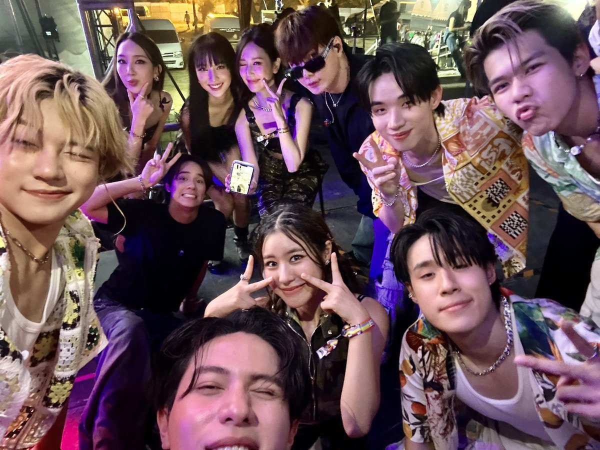 RiserMusic's tweet photo. HELLO RISER GANG 📸

#KristPerawat #mynameisnanon
#LYKN #Sizzygirlgroup
#มันอเมซิ่งมาก
#ประเทศบิ๊กเมาน์เท่น
#RISERMUSICxBMMF13 https://t.co/jvKtIuUAJU