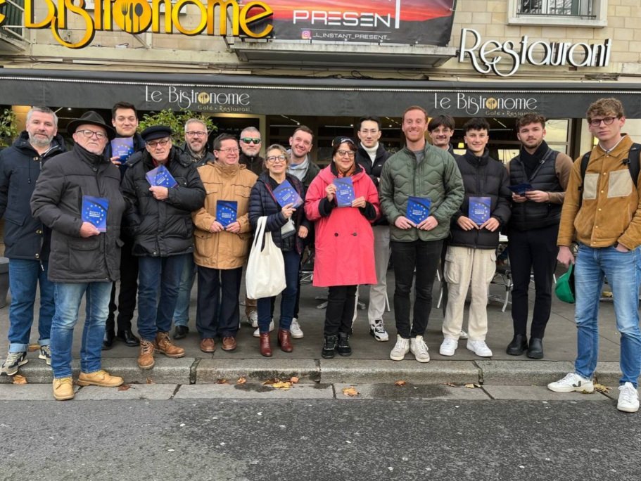 '[Mobilisation] 📸✨
Tractage ce dimanche à #Caen. 
Nos militants, forts de leur engagement, ont rencontré les citoyens pour défendre notre bilan européen.

Merci à tous ceux qui partagent notre vision pour une Europe forte et solidaire! 🇪🇺💙 #EngagementEuropéen @s_yoncourtin