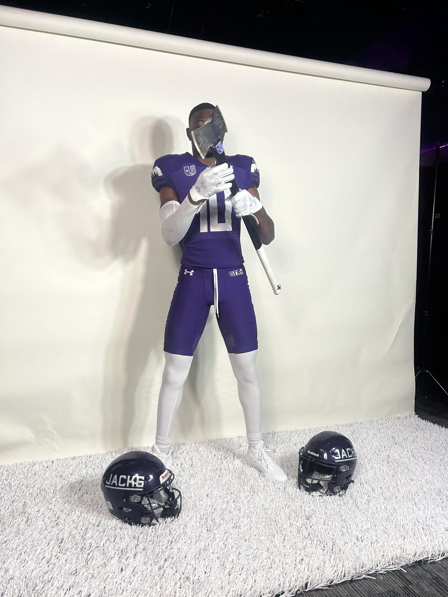 ReddicKameron1's tweet photo. Had a great week down at SFA on my official visit, can’t wait to be a Jack🪓
#axeemJacks @CoachTrice8 @CoachCarthel @coachcismith https://t.co/O6meoYjK1u