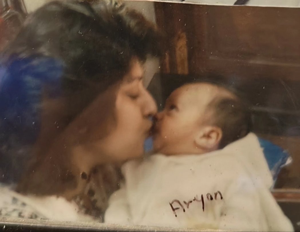 Every year I feel honored to celebrate you. Happy birthday, kiddo 🎉🎂🍭🥰😘😘🤗♥️