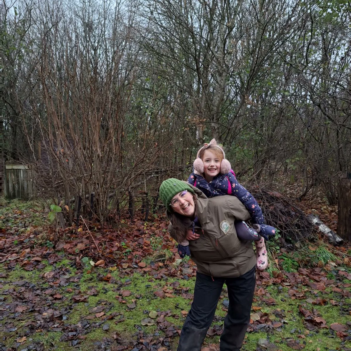 NatureExplDerby's tweet image. Today our Christmas Session was enjoyed with lots of crafts, snack and hot chocolate over fire, games and exploring at "Garden by the Plant" in Whitwell managed by Planterior.   We wish our weekend families a very Happy Christmas.
